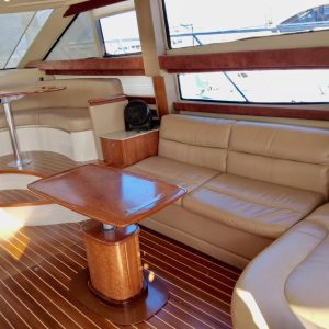 Meridian 45 ft - interior - 03 (1)